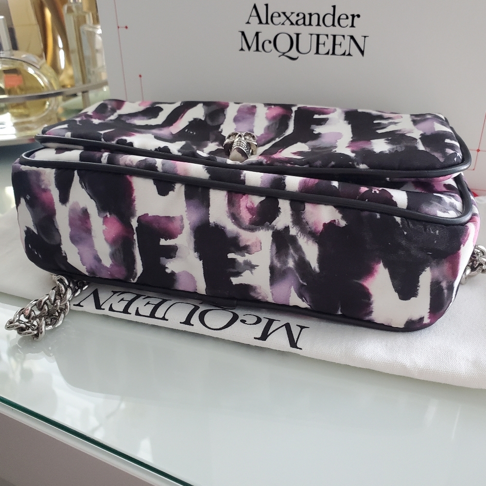 Alexander Mcqueen Authentic bag Like New With Tags, Dust Bag, Box And Receipt - Picture 5 of 9